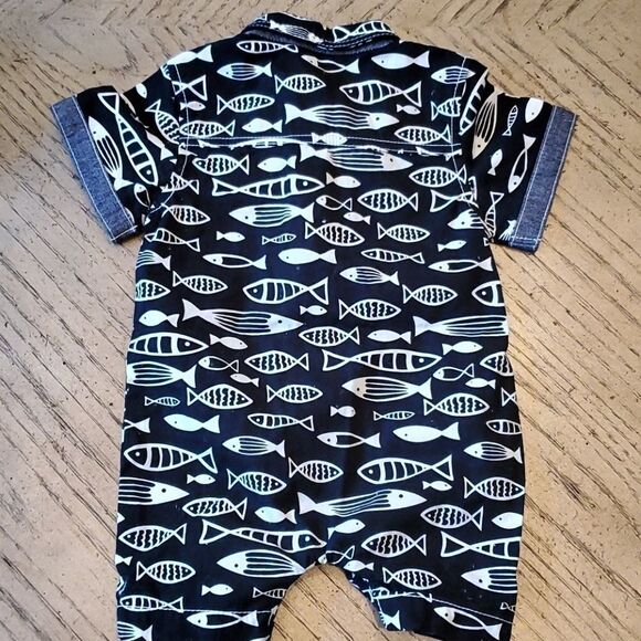 0-3 month boys collared fish short onsie. - Picture 3 of 3